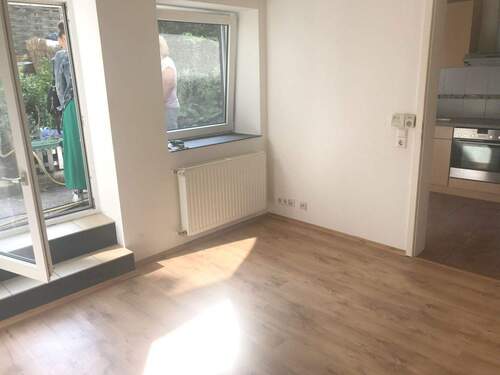 Büro mit Austritt in den Garten.jpg - 