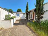 Eingang zum Haus - 5 Zimmer Bungalow in Mörfelden-Walldorf