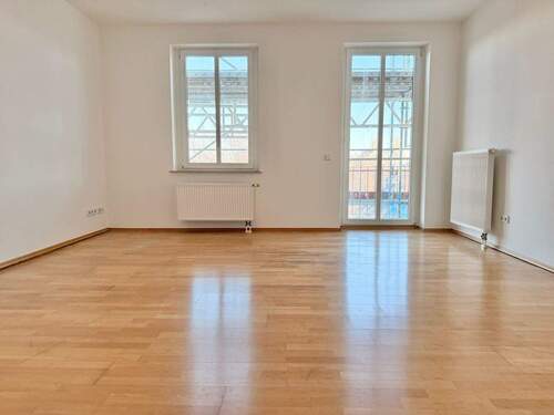 Zimmer 1 - 3 Zimmer Etagenwohnung in Berlin