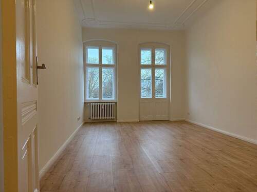 Wohnzimmer - 2 Zimmer Etagenwohnung zum Kaufen in Berlin