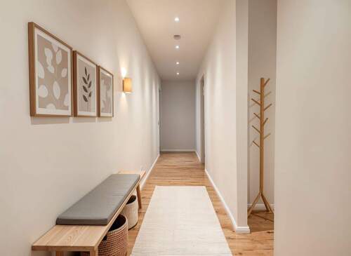 Flur - (KI generiert) - 2 Zimmer Etagenwohnung in Berlin