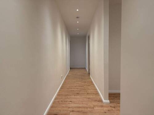 Flur - Etagenwohnung mit 75,40 m&sup2; in Berlin zum Kaufen