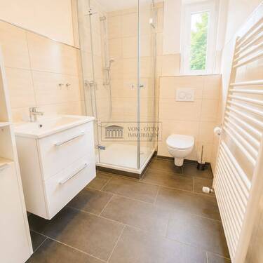 Neuwertiges Bad - 