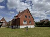 Seitenansicht vom Garten - 
