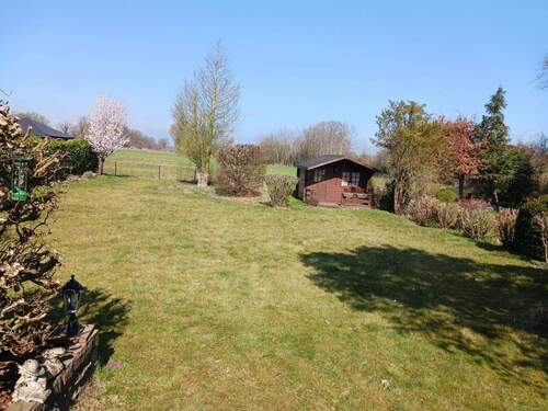 Garten Ansicht.jpg - FELDRANDLAGE!!! Wohnen im Grünen: Traumhafter Bungalow mit Ausbaureserve