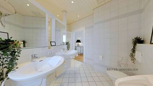 Doppelter Komfort: Zwei Waschbecken - 