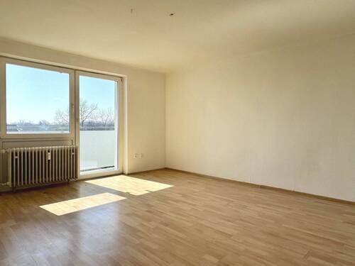 Wohnzimmer - 2 Zimmer Etagenwohnung in Augsburg