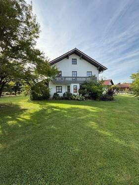 Ansicht - Attraktives Mehrfamilienhaus - Wohnen und Vermieten unter einem Dach