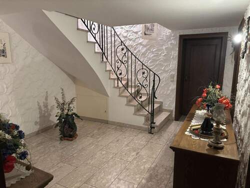 Diele und Treppe - Keller - 