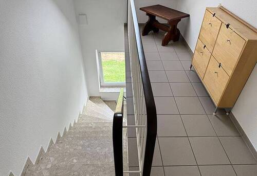 Treppenhaus mit Galerie - 2 Zimmer Etagenwohnung in Amelinghausen