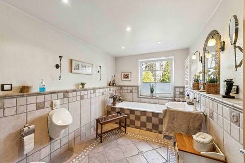 Badezimmer Betreiberwhg. - 