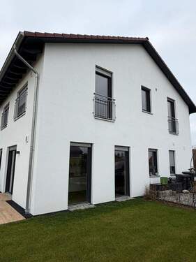 Außenansicht 2 - 4 Zimmer Doppelhaushälfte in Paunzhausen