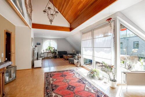 Balkon und Wohnbereich - 