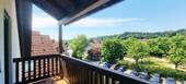Balkon + Ausblick - Helle 2 Zimmerwohnung mit großem Balkon in ruhiger & gut angebundener Wohnlage in Trostberg