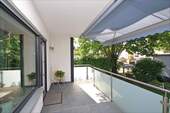 Modernisierte Balkon mit Westausrichtung - 