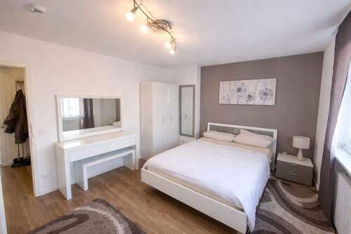 Schlafzimmer Bild 1 - 