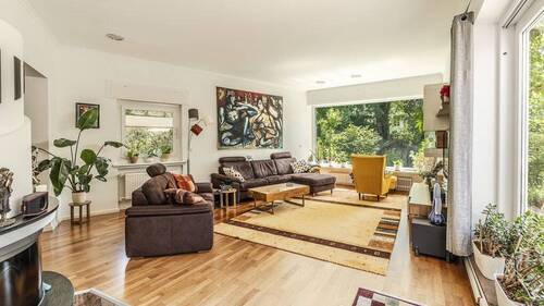 Wohnen (EG) - 7 Zimmer Einfamilienhaus in Berlin