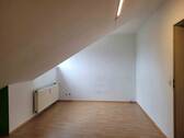Kinderzimmer/ Büro - 