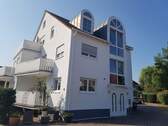 Haus Eingangsbereich - Charmante 3-Zimmer-Souterrainwohnung in gepflegtem 4-Parteienhaus – Ideal für Familien oder WG