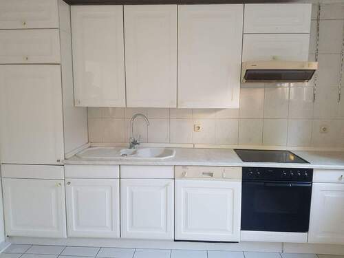 Küche mit Sitzmöglichkeit - 3 Zimmer Etagenwohnung zur Miete in Gießen