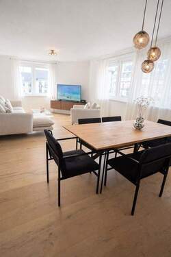 großes Ess- und Wohnzimmer - 2 Zimmer Etagenwohnung zur Miete in Köln