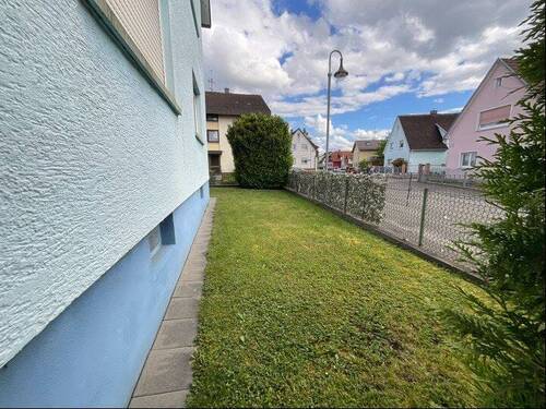 Gartenbereich, der von den Bewohnern der DG-Whg. genutzt wird - 3 Zimmer Etagenwohnung in Elchesheim-Illingen
