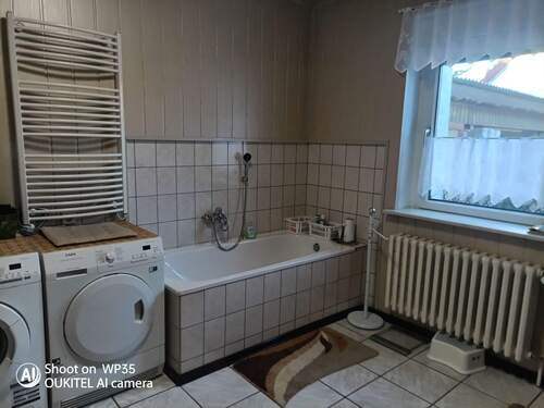 Bad - Einfamilienhaus mit 100,00 m&sup2; in Hoyerswerda zum Kaufen