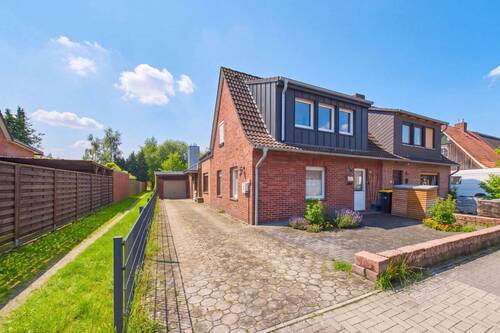 Außenansicht - Mehr Platz als erwartet - Doppelhaushälfte mit Garten und Dachterrasse