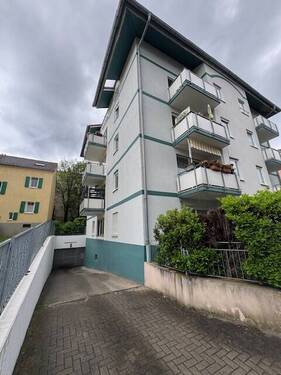 Einfahrt - 2 Zimmer Etagenwohnung zum Kaufen in Dresden