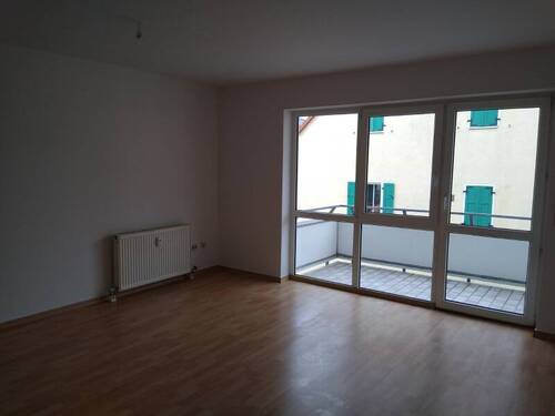 Wohnzimmer - 2 Zimmer Etagenwohnung in Dresden