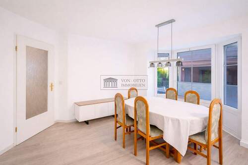 Essen mit der Familie - 4 Zimmer Mehrfamilienhaus, Wohnhaus in Hamburg