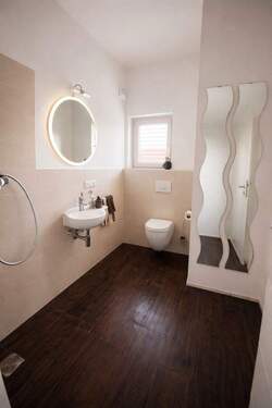 Hochwertiges Gäste-Duschbad - 