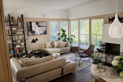 Lichtdurchfluteter Wohnraum - 7 Zimmer Einfamilienhaus zum Kaufen in Wellheim