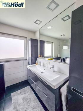 Badezimmer rechte Seite - 