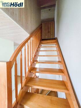  Treppe ins DG - 