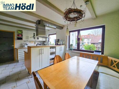  Blick in die Küche mit Essecke - 