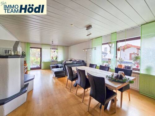  Bilck ins Wohn- und Esszimmer - 