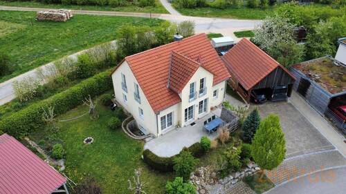 F26E33D8-7133-4908-B5B6-321288F7CBD2_1_201_a - 6 Zimmer Einfamilienhaus in Ellingen