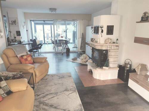 Hinteres Haus Wohnbereich - Einfamilienhaus mit 334,00 m² in Erfurt zum Kaufen