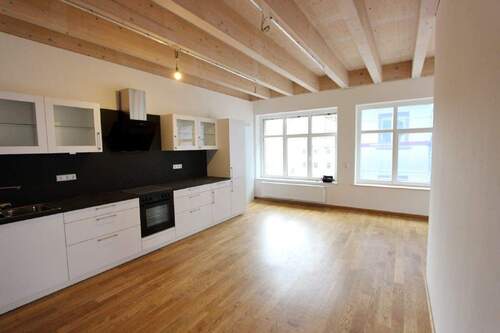 Bild1 - 3 - Zimmer - Wohnung im Hochparterre 116 qm - Erstbezug nach Sanierung - direkt an der Fußgängerzone