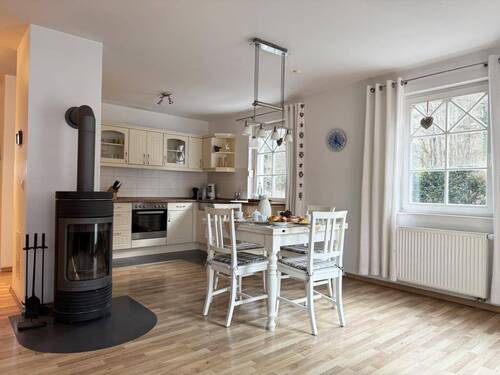 Essbereich mit Kamin - 