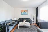 Wohnzimmer - Behaglichkeit pur: 3-Zi.-ETW in Vorstadtlage