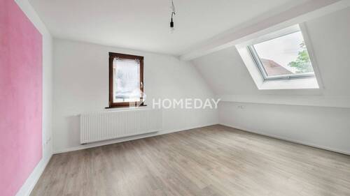 1. OG Schlafzimmer 1 - 