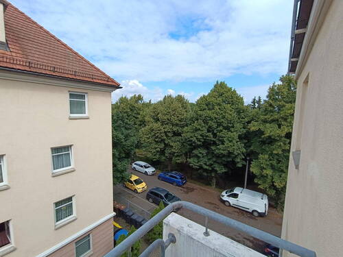 Blick vom Balkon nach NW - 