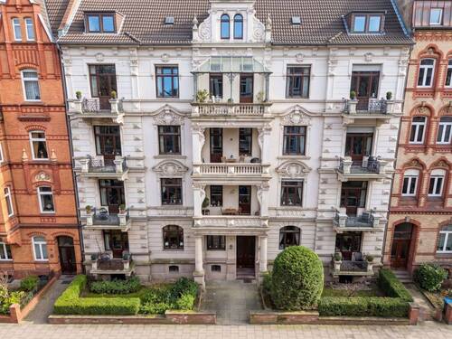 Objektansicht - Wohnen über den Dächern Wiesbadens - Charmante Maisonette mit Sonnenterrasse