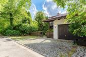 Hausansicht - 5 Zimmer Reihenendhaus zum Kaufen in Oberhaching