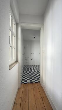 Blick zur Teeküche (Abstellraum) 1. OG - 