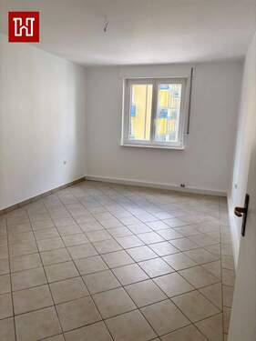 .. mit Rolladen ! - Etagenwohnung mit 53,00 m&sup2; in Würzburg zur Miete