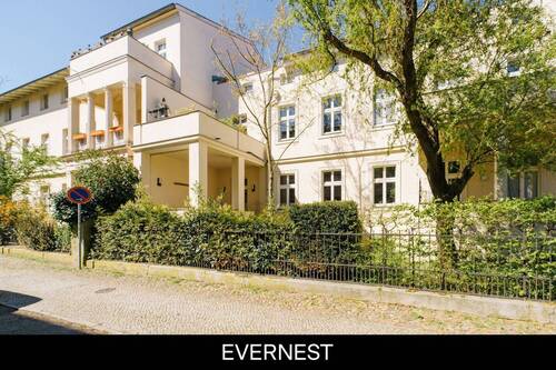 Historisches Mehrfamilienhaus - Historic charm meets modern living with private parking in the sought-after Jägervorstadt