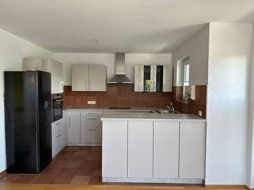 Moderne Küche mit Geräten - (Etagen)-Wohnung mit Balkon in Rheinfelden (Baden)